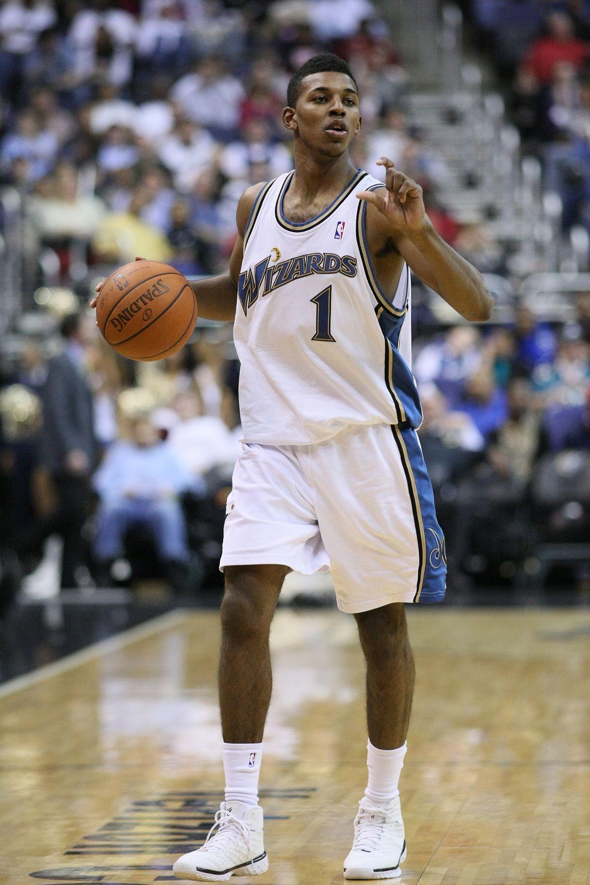 库尔图瓦：阿隆索与我们关系很好，亚马尔的言论反而激励我们（库尔图瓦：我们与阿隆索关系融洽，亚马尔的言论反倒成了动力）