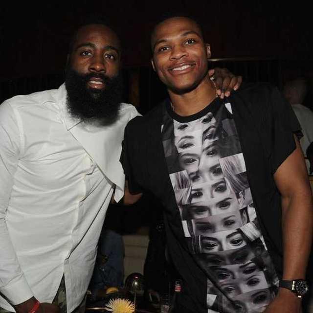 R.I.P.，佛罗伦萨小将理查德森的父亲、前NBA球星迈克尔-理查德森去世（前NBA球星迈克尔-理查德森逝世，系佛罗伦萨小将理查德森之父）