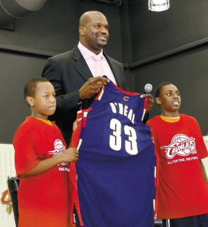 热火队备战迎战猛龙，希罗连续缺席引关注（热火备战猛龙之战，希罗连场缺阵惹关注）