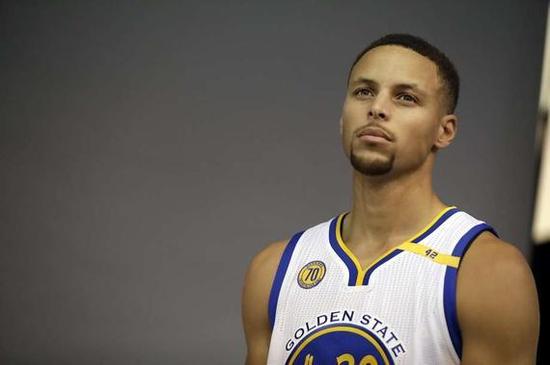 世体：巴萨有意霍芬海姆前锋阿斯拉尼，解约金最高2900万（世体：巴萨相中霍芬海姆前锋阿斯拉尼，解约金上限为2900万）