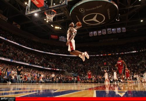 丁伟一共三次担任浙江男篮主帅 但最终都难逃下课（丁伟三次执掌浙江男篮，最终都以下课告终）