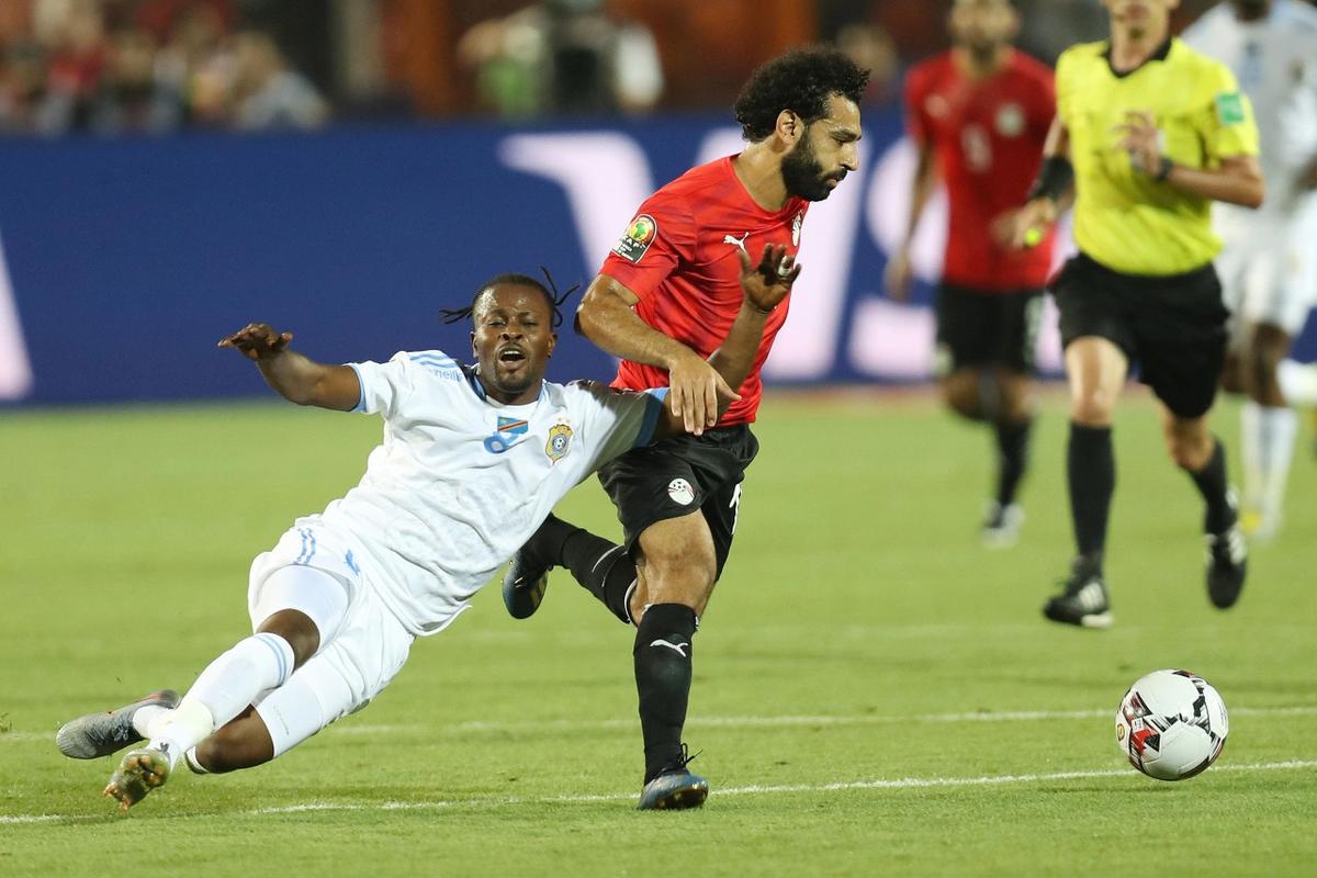 你的队徽不配出现在我的球场！细数桑德兰与纽卡的恩怨情仇（这枚队徽别踏入我的主场：盘点桑德兰与纽卡的百年宿怨）