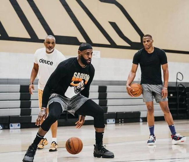 生涯首次先发！20号秀亚库乔尼斯三分8中5 砍下17分6篮板4助攻（生涯首发首秀！20号新秀亚库乔尼斯三分球8投5中，砍下17分6篮板4助攻）