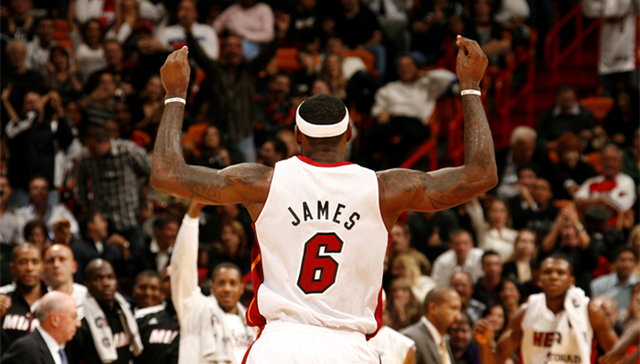 马卡：赫伊森最近状态明显下滑，但俱乐部依然对其充满信心（马卡：赫伊森近期表现下滑，俱乐部依旧信任他）