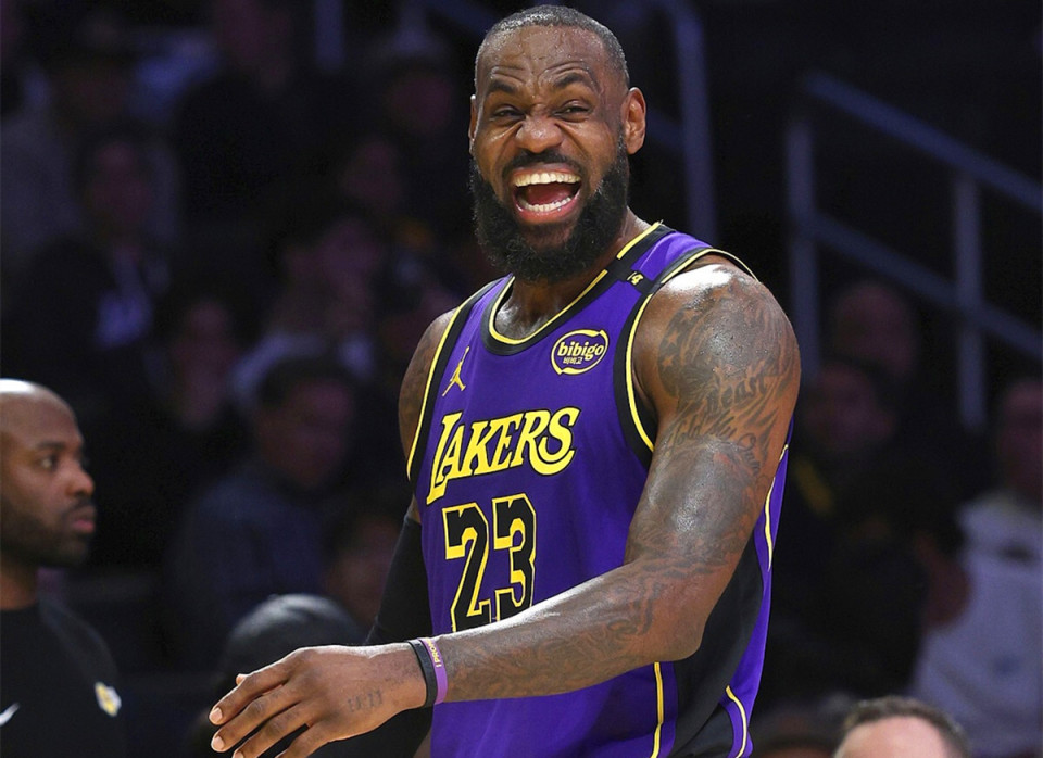 状元缺阵贝恩砍37分，吉迪22+9+6+8失误，魔术15分逆转送公牛4连败（状元休战贝恩飙37分，吉迪22+9+6伴8失误，魔术上演15分翻盘送公牛四连败）