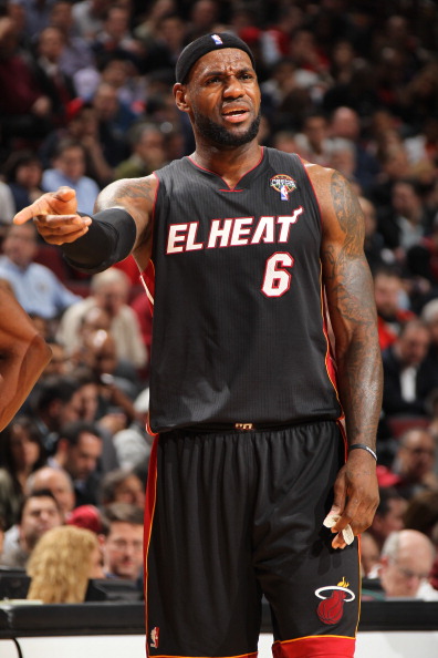 黄希扬：向余望在国奥遭受巨大质疑，归队后每个人都在鼓励他（黄希扬：向余望在国奥饱受质疑，回归后得到全队鼓励）