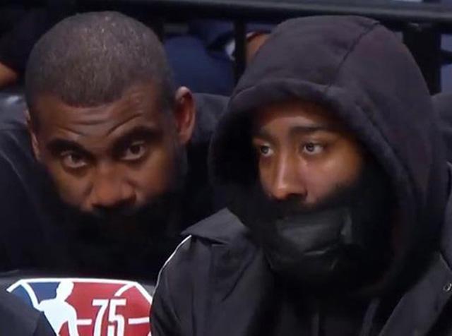 足球国足后防双塔表现稳固（国足后防双塔稳如磐石）