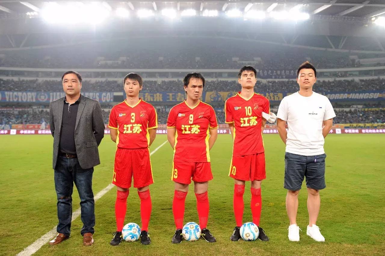 米体：法国电视台取消转播年轻人vs里尔，因前者胸前广告违规（米体：法国电视台因胸前广告违规叫停年轻人对阵里尔的转播）