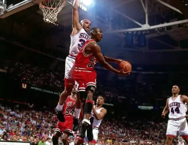 随海港夺冠，亚历斯祖成为首位夺得中超冠军的中国香港球员（海港夺冠，亚历斯祖成中超首位香港籍冠军球员）