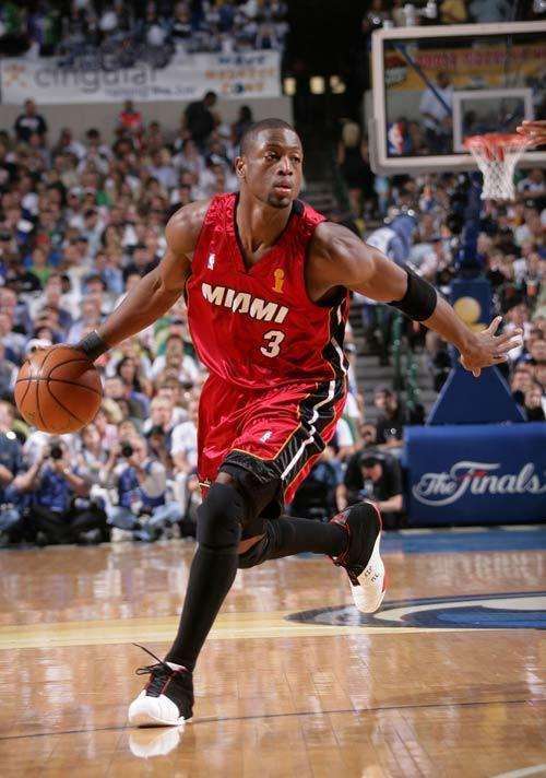 3C：骨上的钢板是我考虑退役原因之一；弗里克说表现好能抽烟（3C：体内钢板让我起了退役念头；弗里克称发挥好可抽烟）