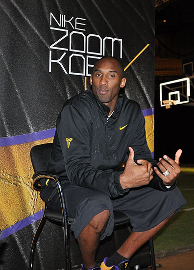 小麦惊天倒钩 苏格兰4-2丹麦晋级世界杯（小麦惊艳倒钩，苏格兰4-2击败丹麦晋级世界杯）