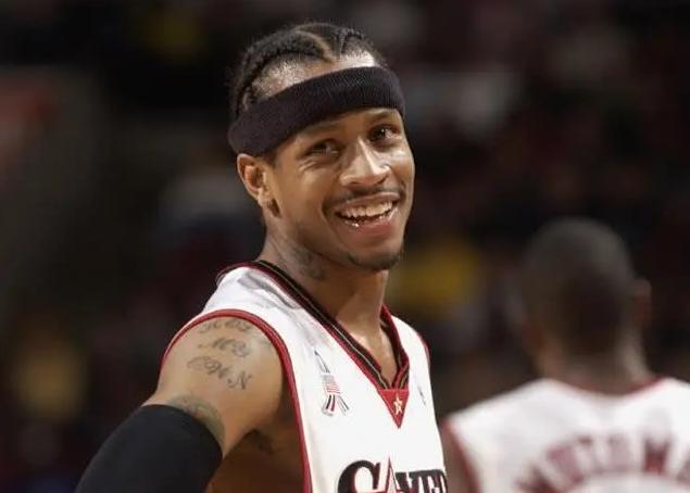 斯基拉：安古伊萨左大腿股二头肌严重撕裂，预计将缺阵40天（斯基拉：安古伊萨左大腿股二头肌重度撕裂，预计缺席约40天）