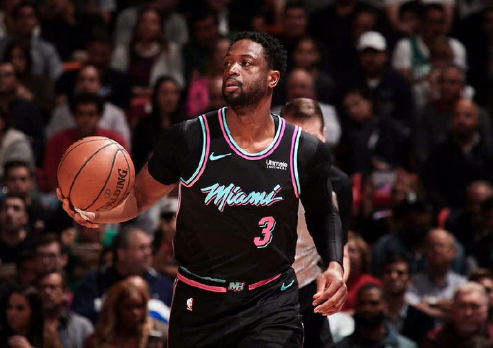 狂轰45+14+10！东契奇天神下凡，老詹梦回巅峰，我认清4个事实（一战45+14+10！东契奇神迹降临，詹姆斯梦回巅峰，我认清四个事实）