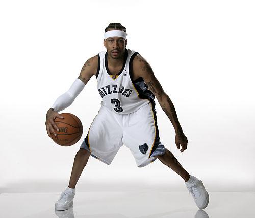 有父亲的风范吗？梅西小儿子西罗在迈阿密U8比赛中任意球破门（梅西幼子西罗迈阿密U8赛任意球破门，被指颇有父亲风采）